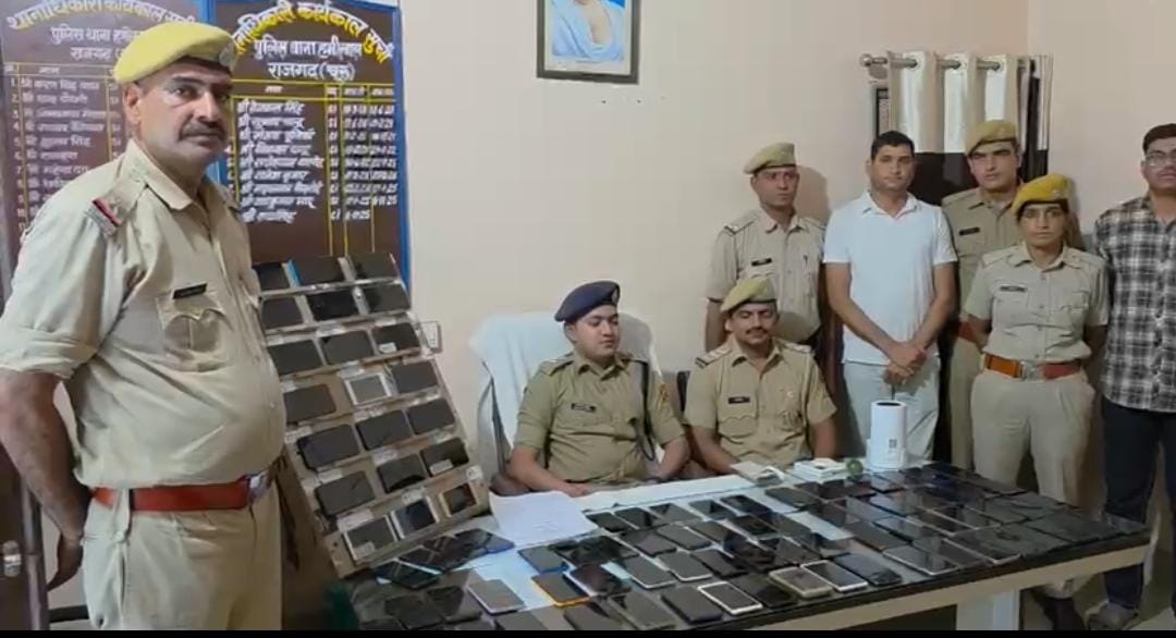 Churu Police arrested 17 cyber fraudsters and recovered equipment worth nearly 1 crore rupees