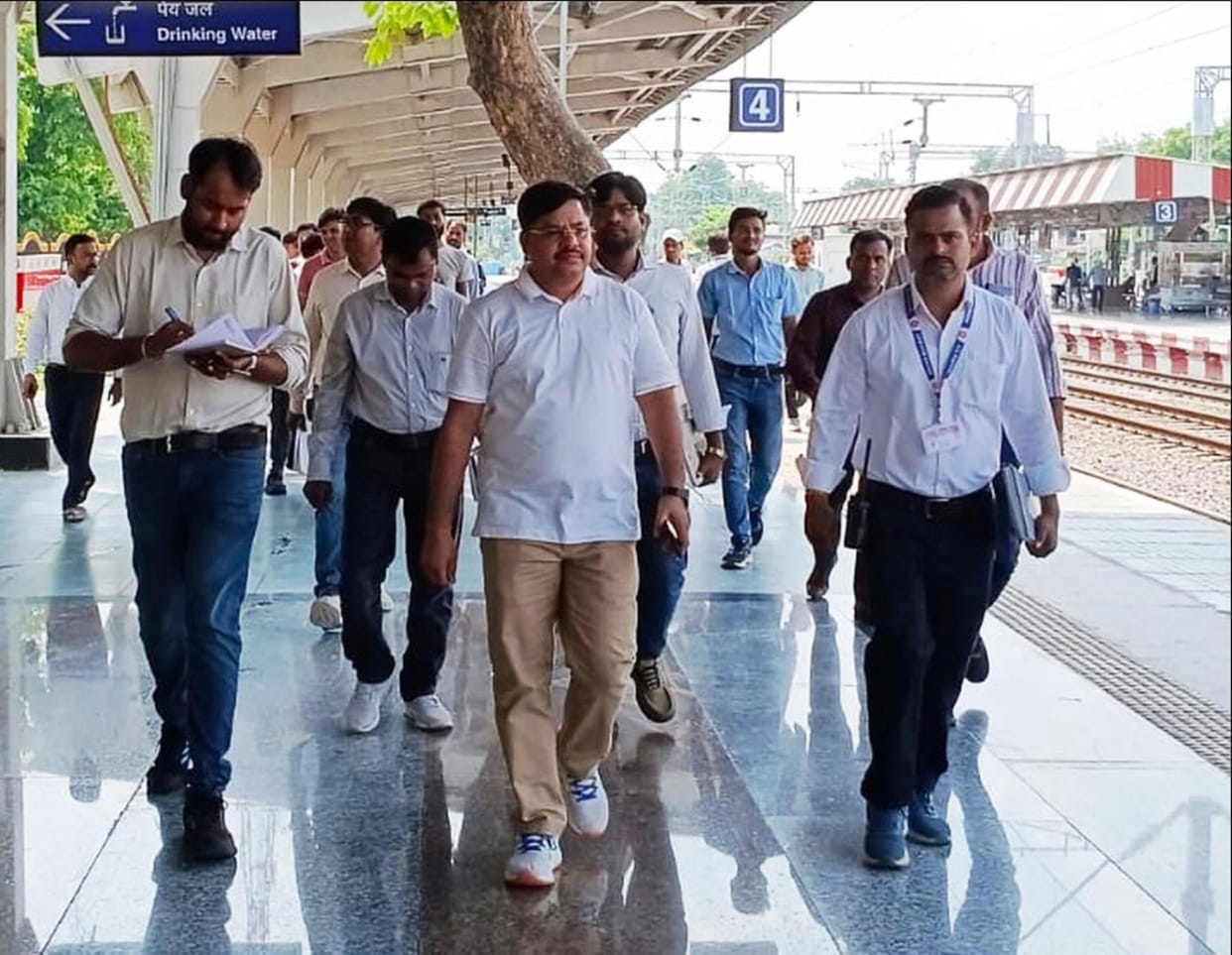 ADRM finds disorder at the railway station.