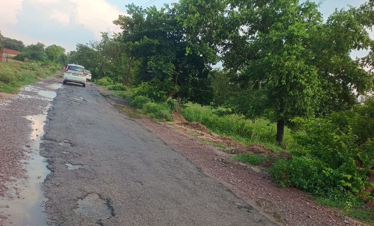2.80 crore received for the widening and strengthening of a 12-kilometer-long road.