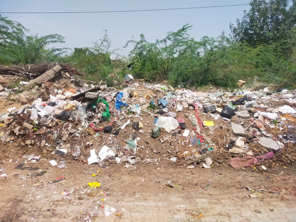 Daily life affected by waterlogging and filth.