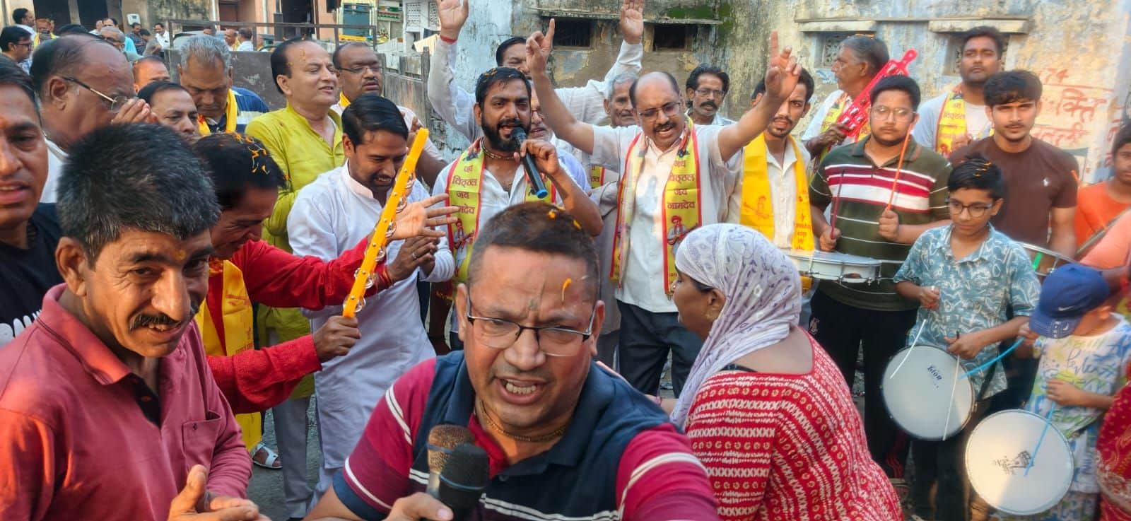 फोटो नंबर-01छिप्पी जोहड़ से प्रभात फेरी निकालते संस्था के सदस्य। स्रोत: संस्था