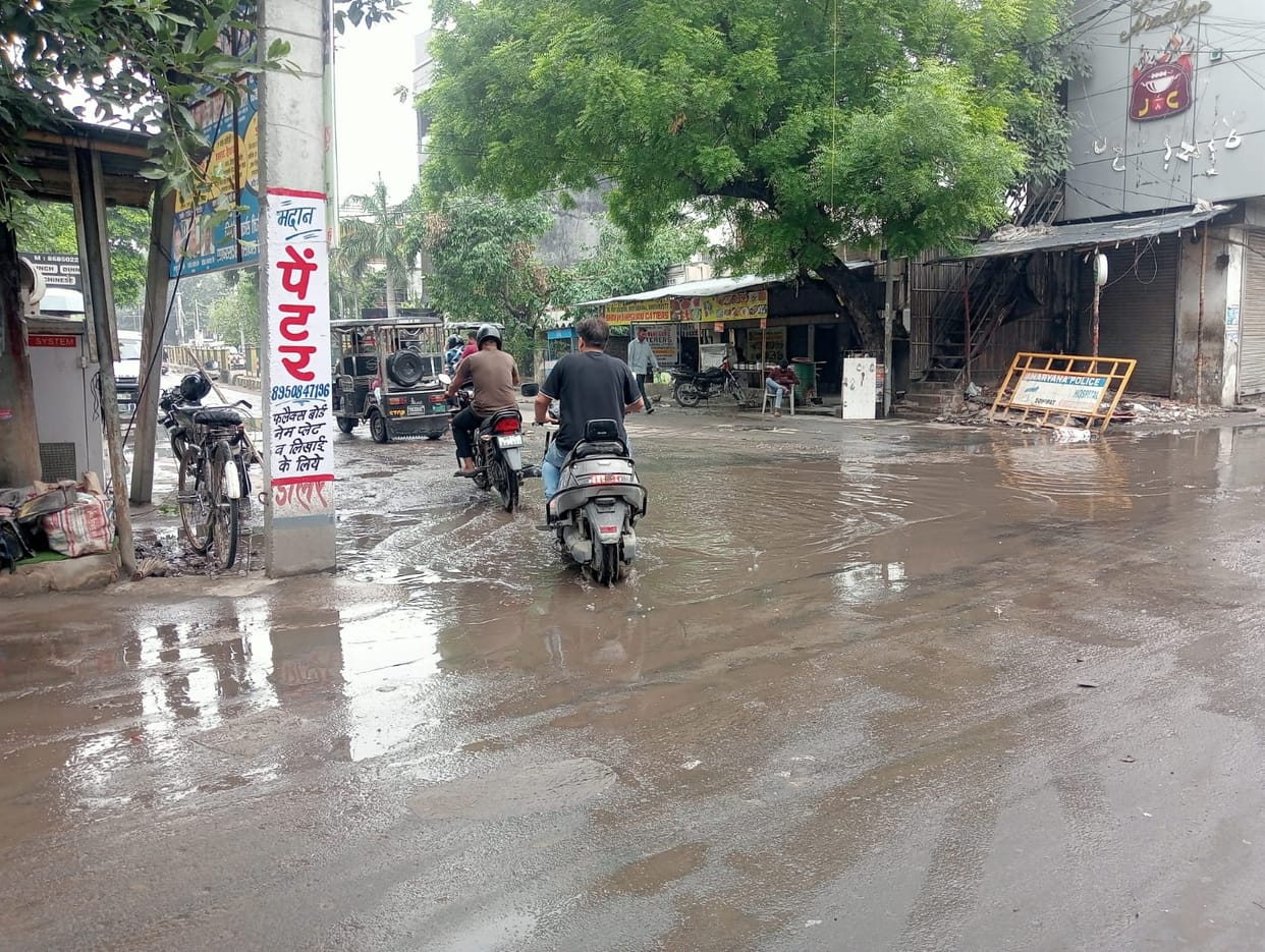 Weather takes a turn: From light drizzle to heavy downpours; clouds set to be generous for the next four days starting today.