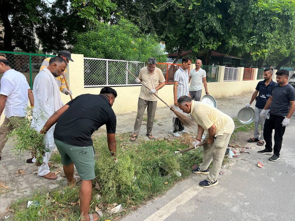 A message of cleanliness was conveyed to the city residents at the launch of the 'Swachhata Prahari' campaign.