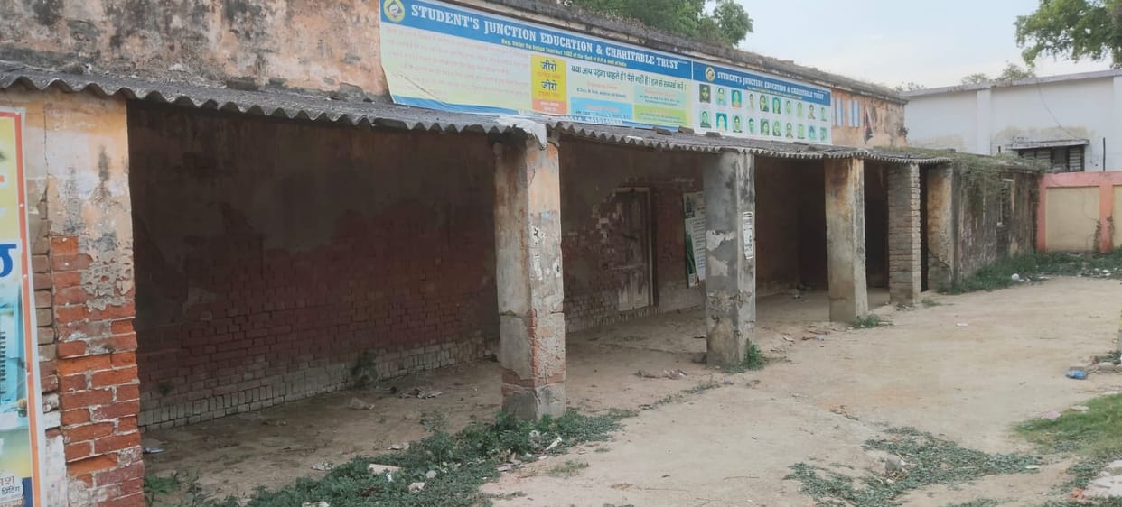 Water leaks from the roofs of 40 out of 99 societies; staff cover the fertilizer with tarpaulins to protect it, yet only five have been declared dilapidated.
