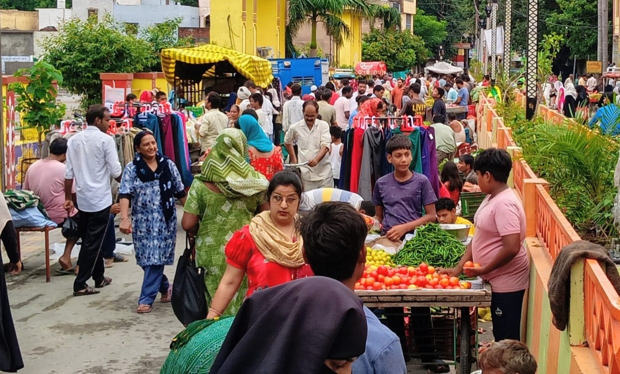 Illegal shops and stalls have started to appear again on Tehsil Road.