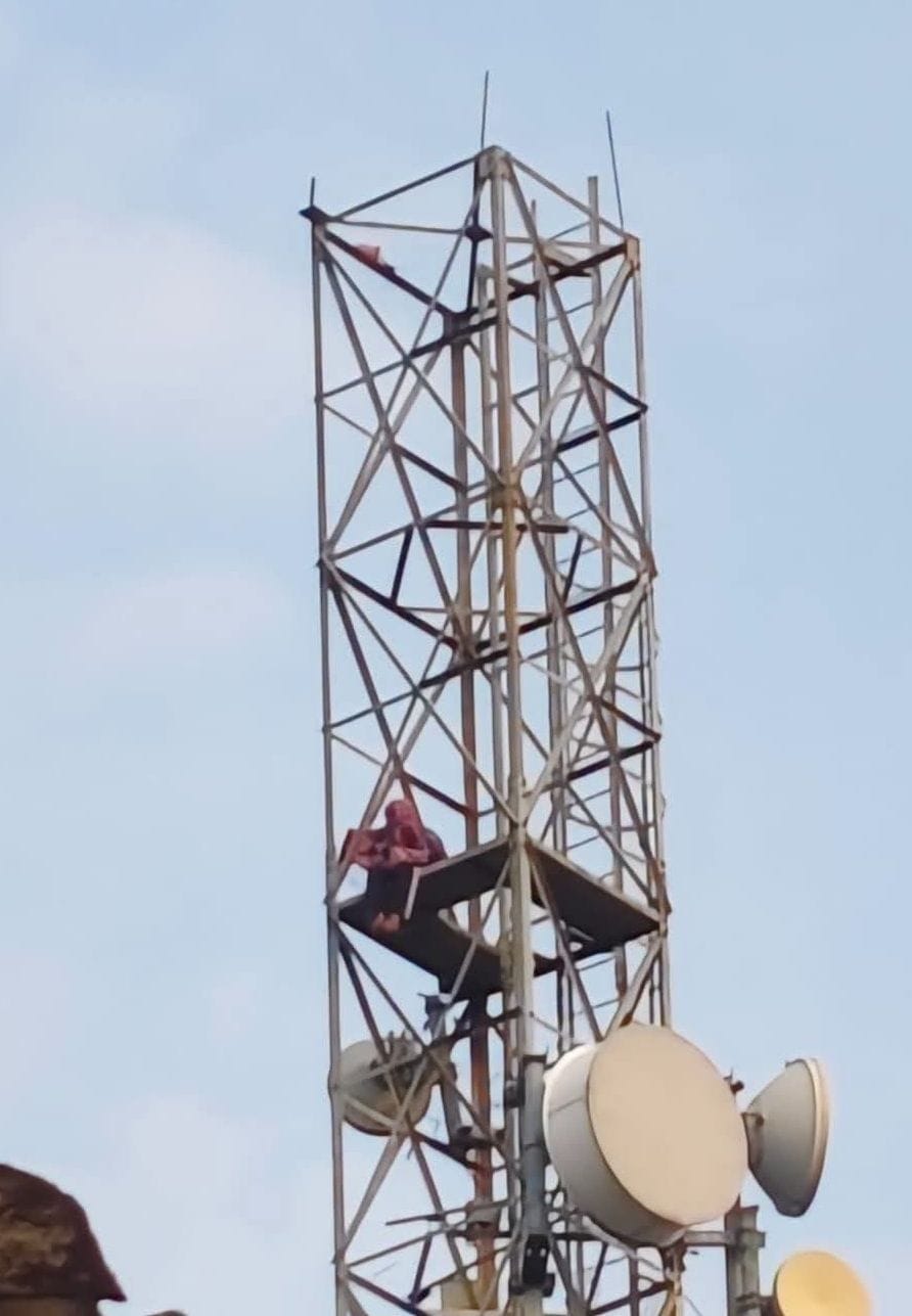 Differently-abled athlete climbs tower to marry man accused of sexual exploitation