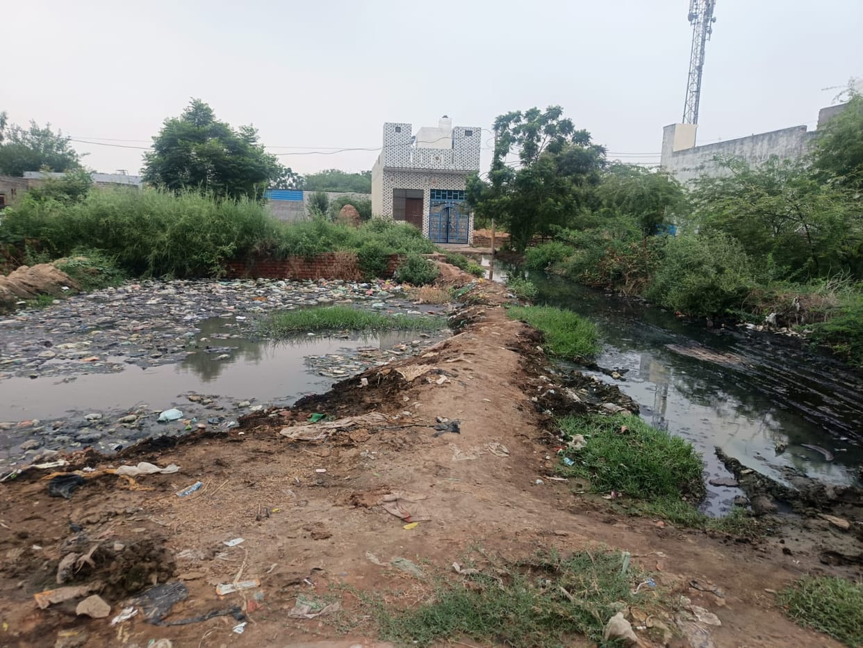Departments are blaming each other for complaints, leaving ward residents upset.