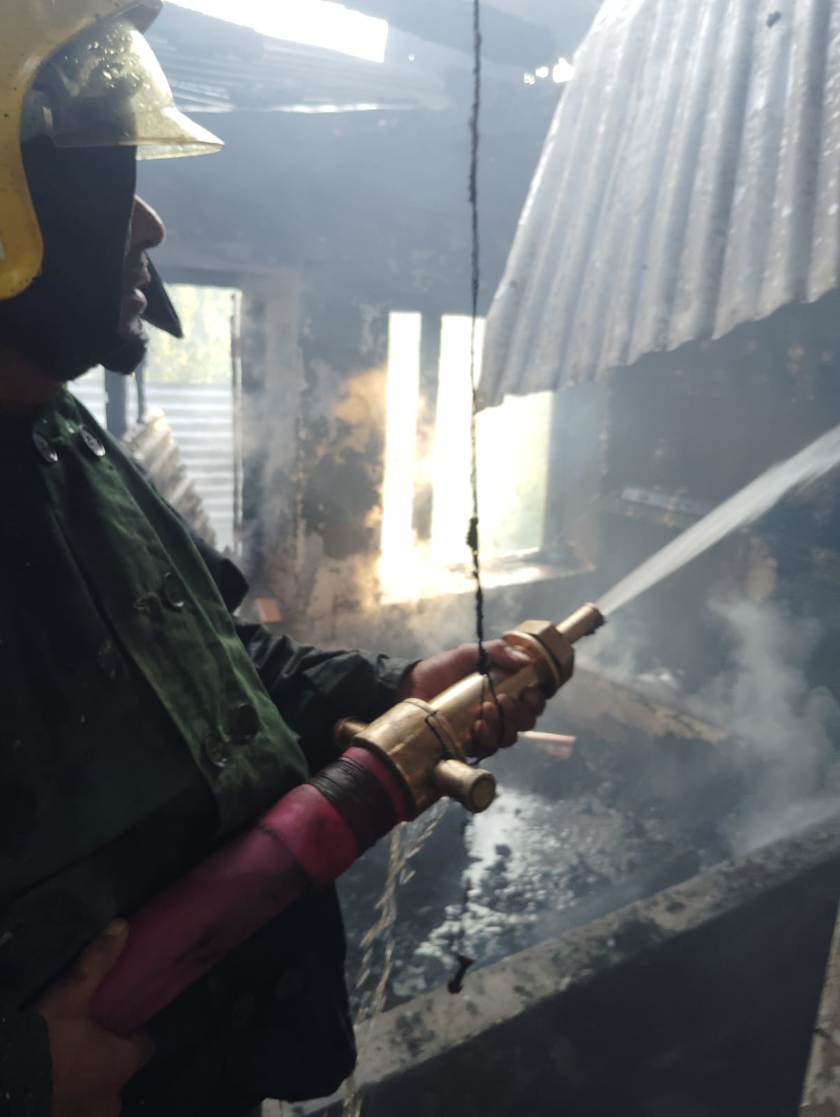 Srinagar, Fire in Home, Budgam, Raiyar Arijal