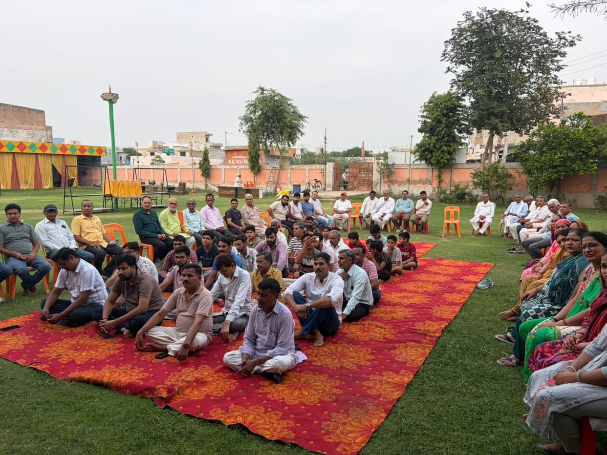 Pledge taken for water conservation; emphasis on public awareness campaign.