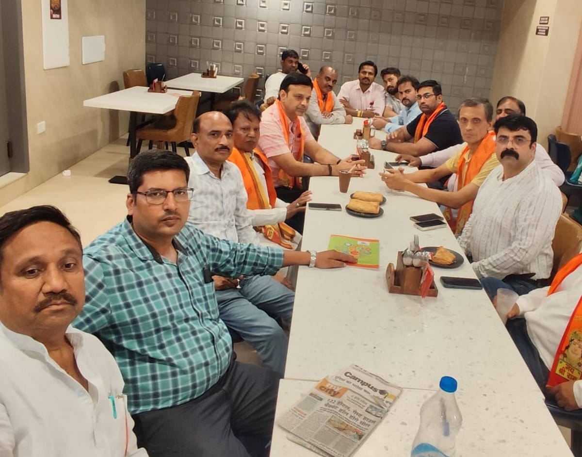 Lucknow News: अग्निशमन ऑडिट के नाम पर सीलिंग का व्यापारियों ने किया विरोध