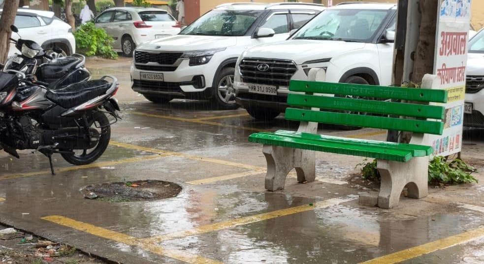 Rain brings relief from the scorching heat, temperature drops by two degrees