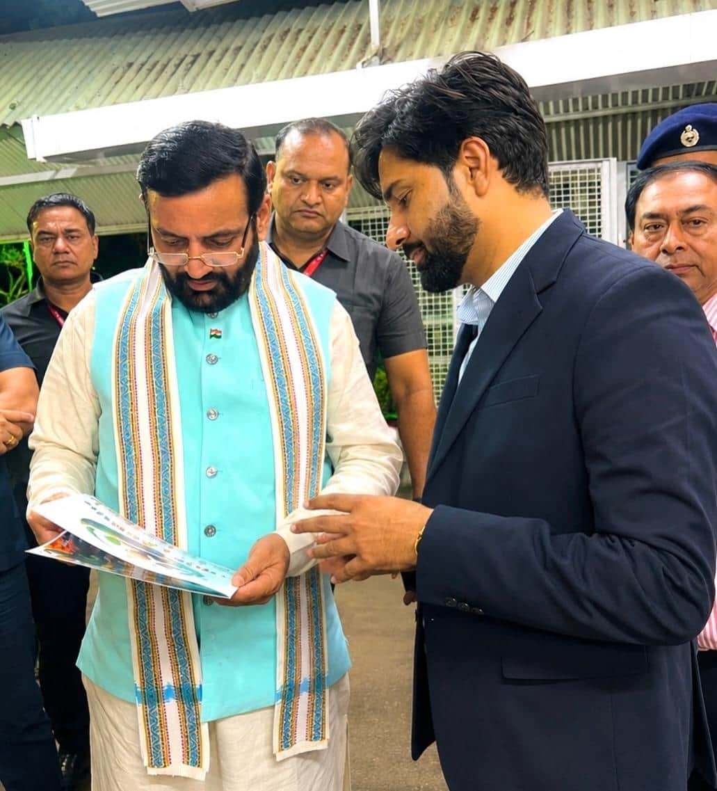 फोटो 10मुख्यमंत्री नायब सिंह सैनी से चर्चा करते अमित यादव।स्रोत:प्रवक्ता