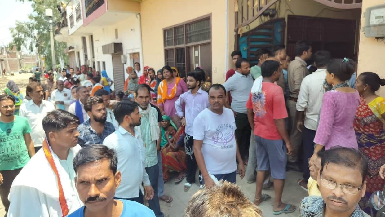 Laborer dies due to electric shock, family creates ruckus