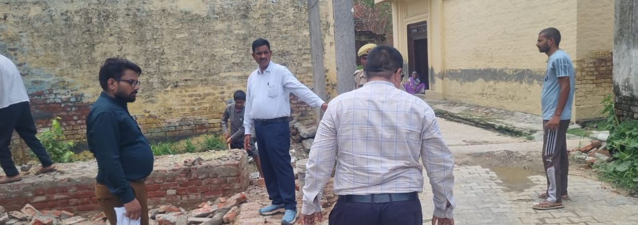 Illegal encroachment removed from Holi site; revenue team clears public land of encroachment.