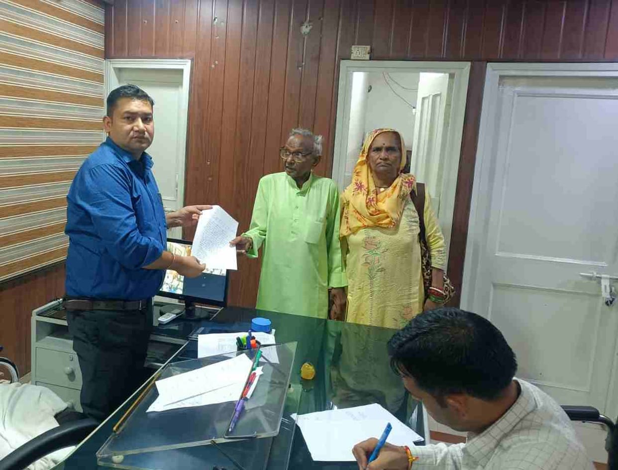 Allegation of charging full fare from senior citizens; Roadways General Manager writes letter seeking action.