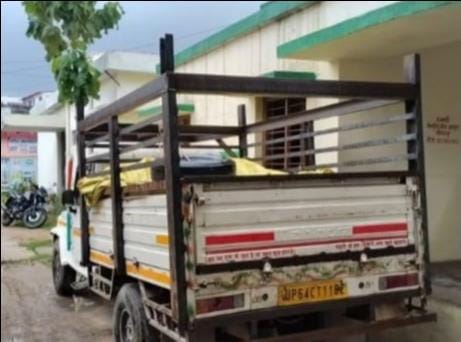 Fertilizer was being sold without a POS machine; suspected to be spurious, samples sent for testing