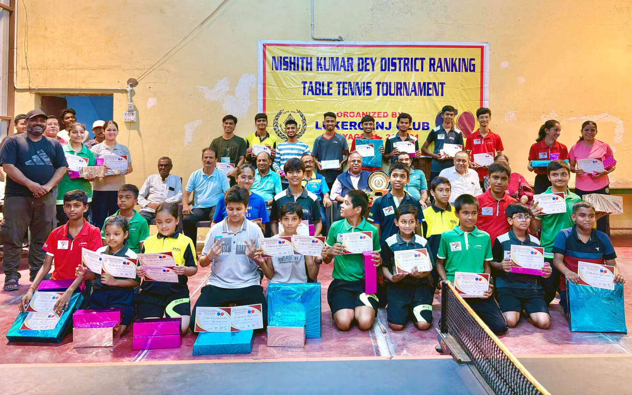 Sports: Anshika and Aryan win title matches.
