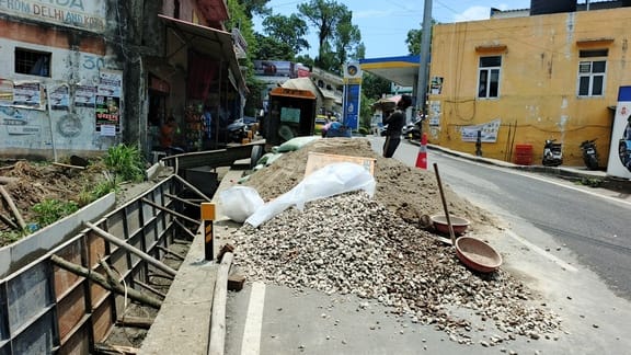 A footpath will be constructed from Nalti Bypass to the HRTC workshop.