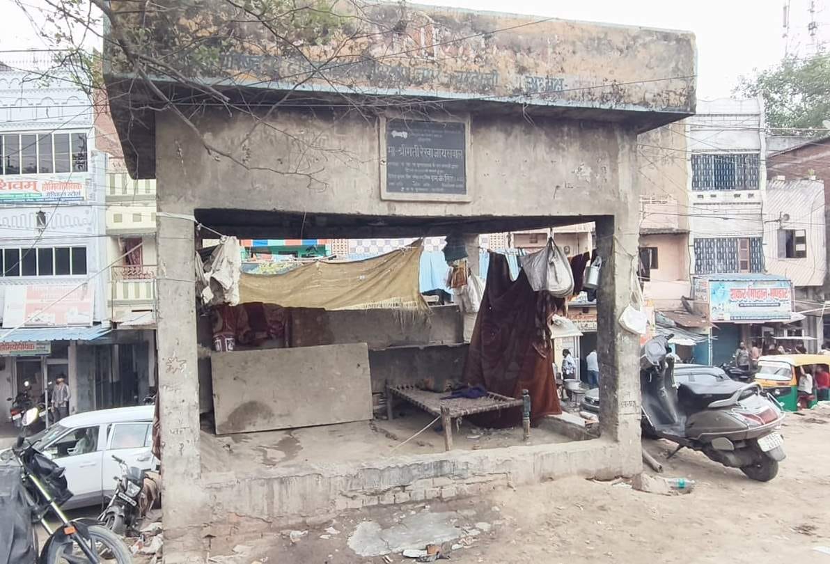 Roads Gleam, Shelters Gone: 12 Passenger Waiting Sheds Demolished; Four-Year Wait Continues