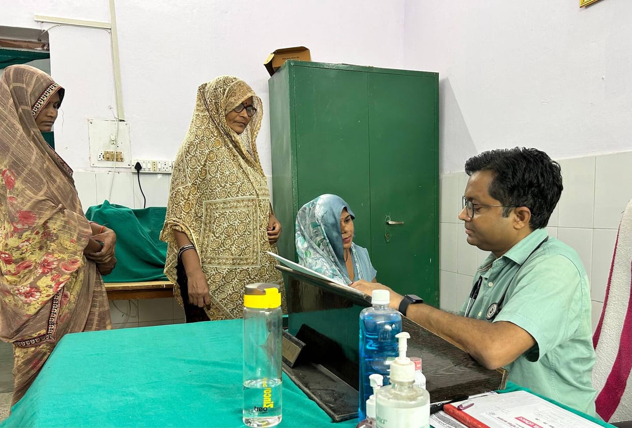 Jan Arogya Mela witnesses surge in seasonal ailments.