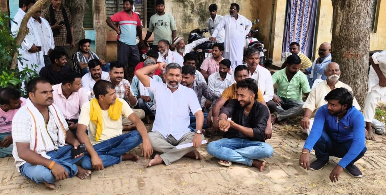 People distressed by power crisis; substation besieged in Risiya.