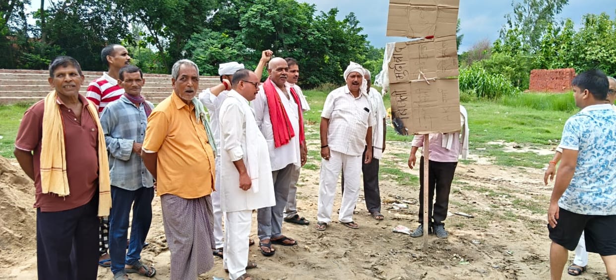 Villagers' anger erupted over the dilapidated electricity system.