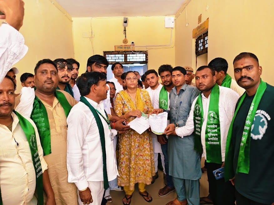 Demands regarding electricity, water supply, waterlogging, stray animals, and arrangements for the Kanwar Yatra.