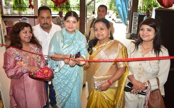 Handicrafts, jewelry, Rakhis, and handmade products displayed at over 35 stalls became the main attractions.