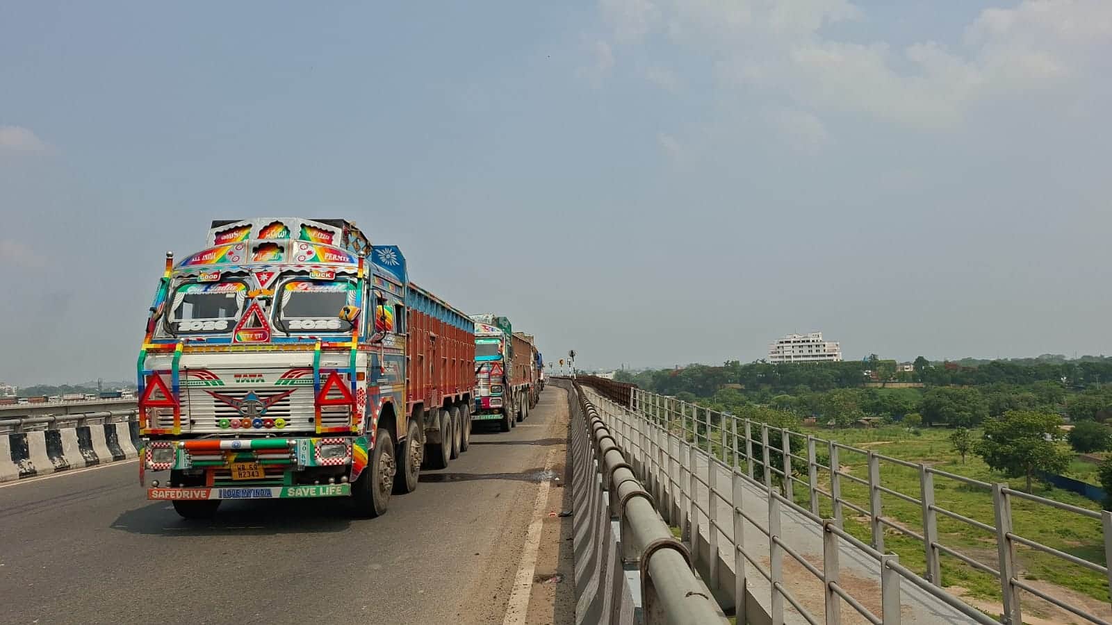 श्री कृष्ण सेतु पर लगा महाजाम