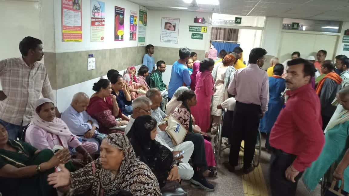 Risk of infection for patients in the narrow OPD corridor