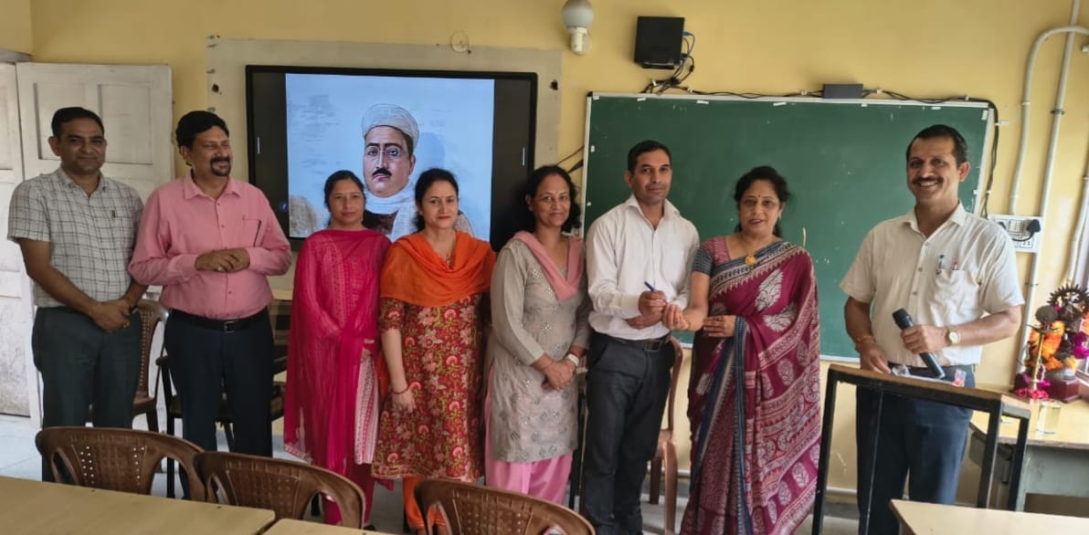 Birth anniversary of litterateur Pandit Chandradhar Sharma Guleri celebrated at Diet Jukhala.