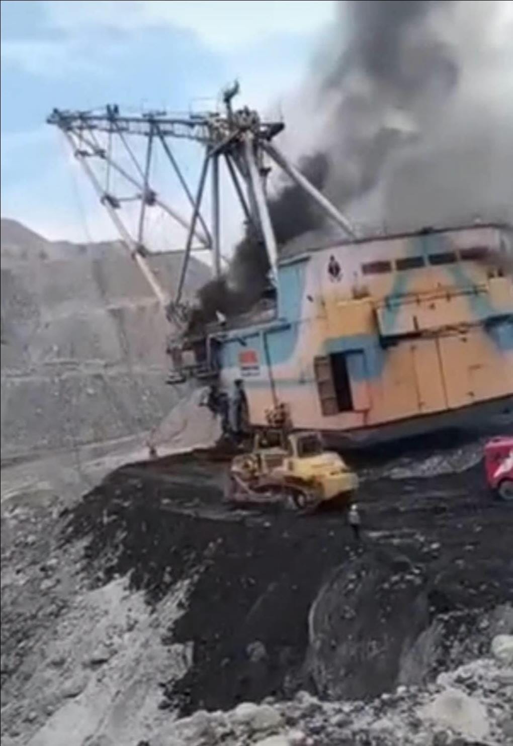 Fire breaks out in dragline machine at NCL's Nigahi mine