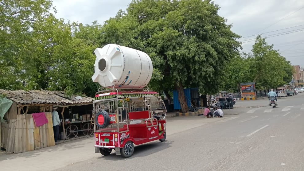 Transporting goods in e-rickshaws: Risk of accidents