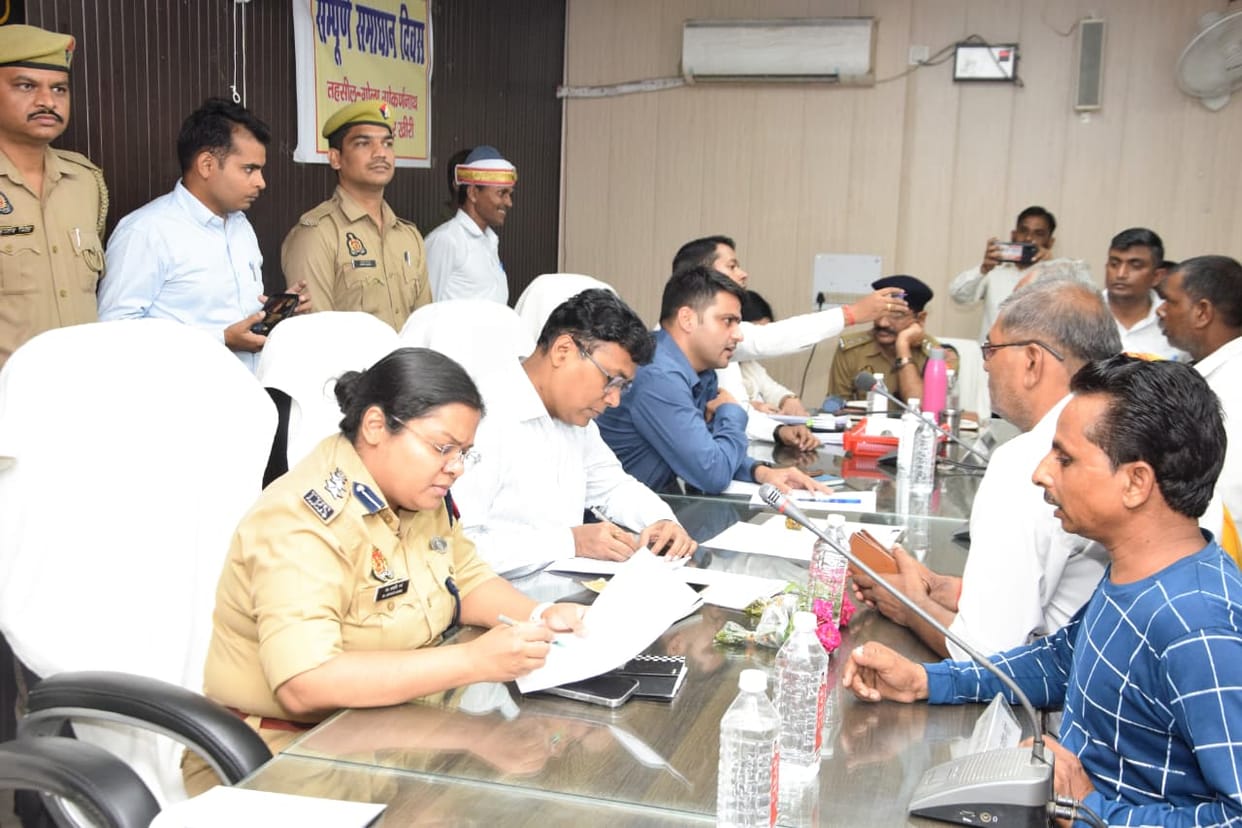 Complainants arrived on the resolution day, but the resolution was slow