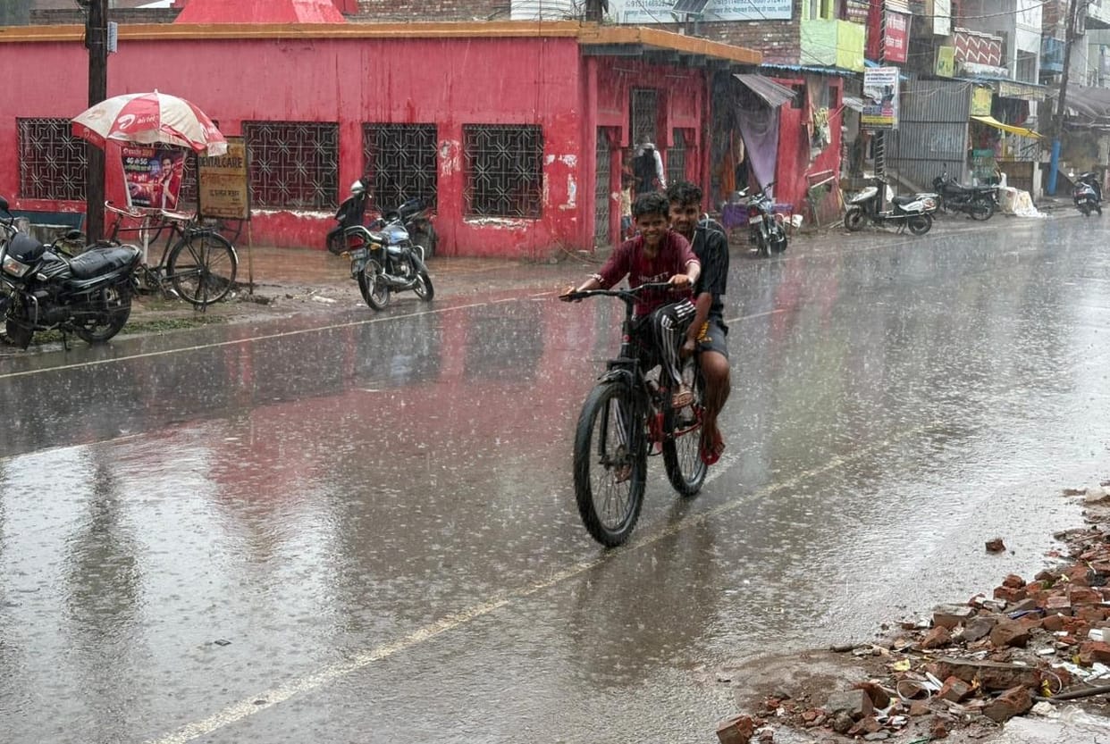 The first rain exposed the "strong preparations