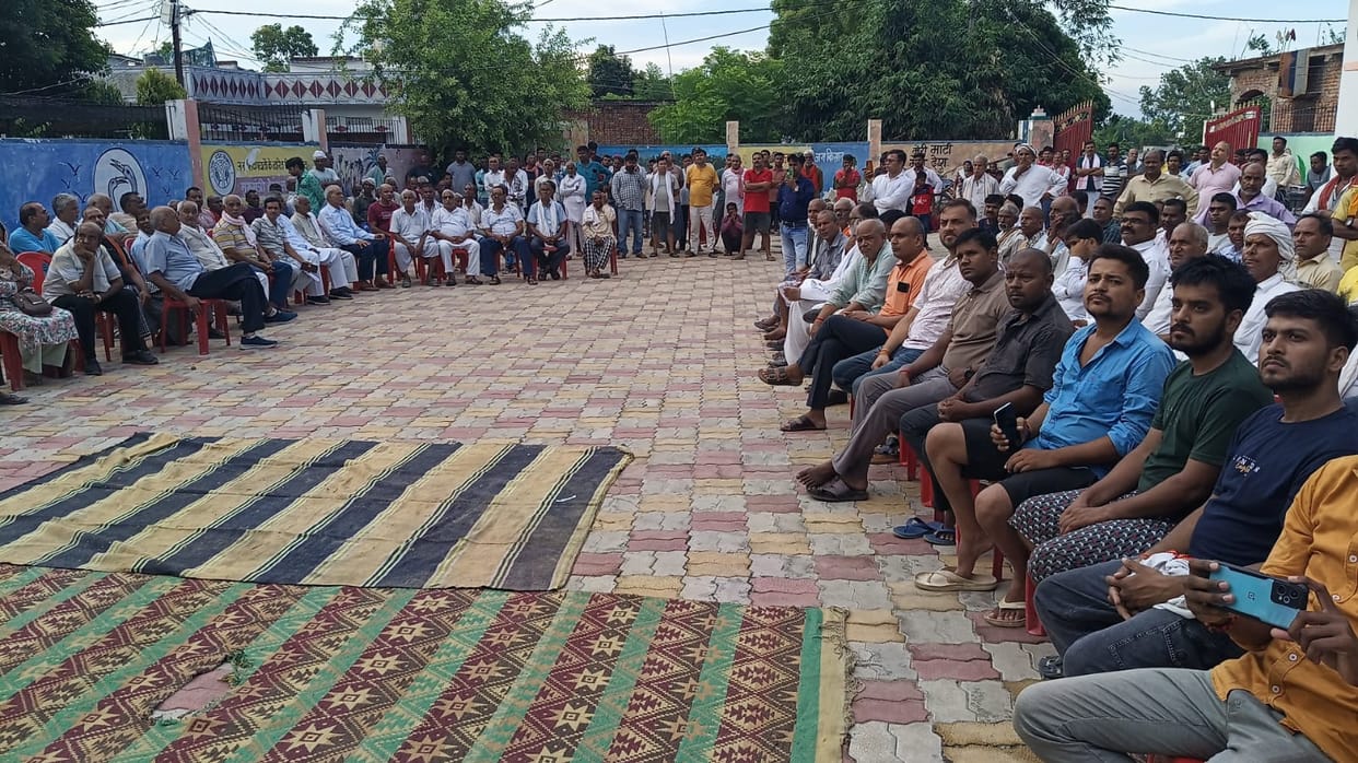 Farmers declare at Mahapanchayat: Won't part with land without fair compensation.