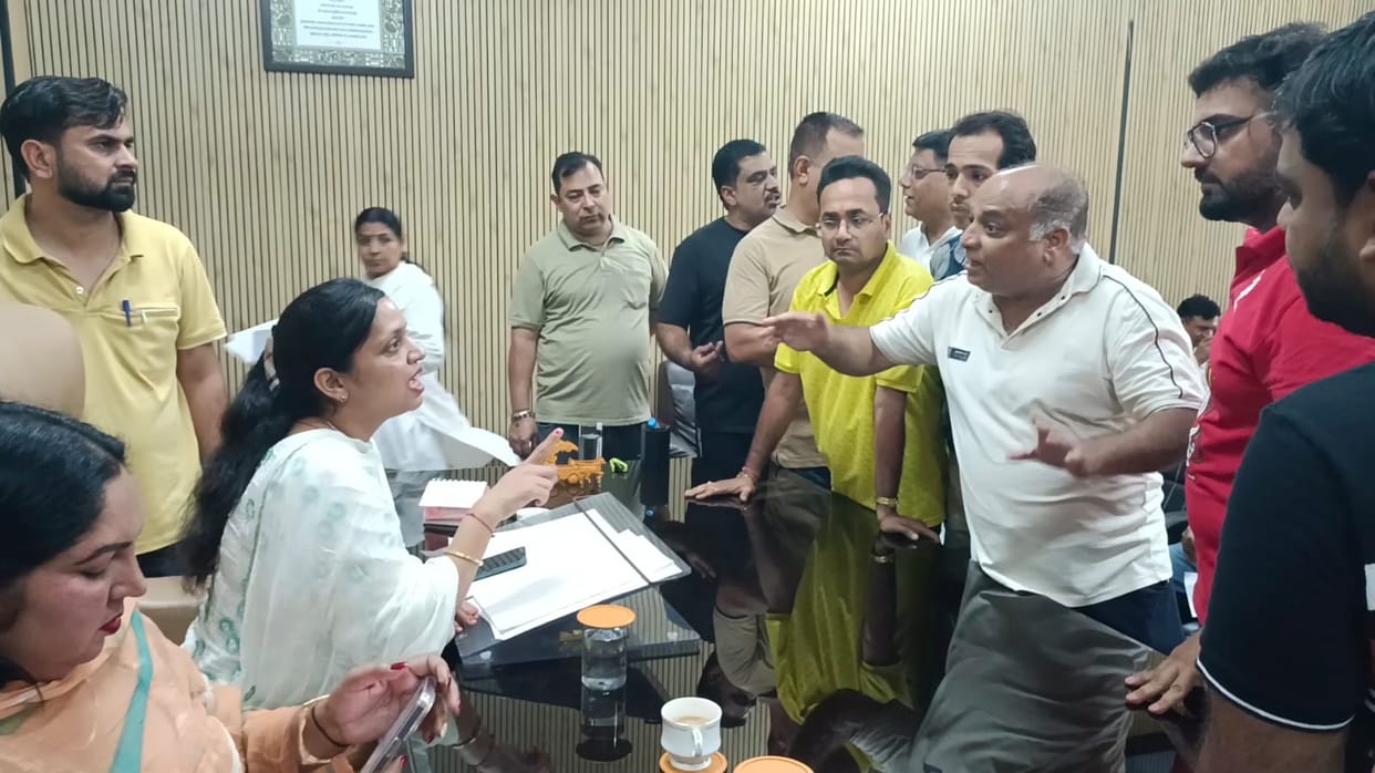 Municipal Council Chairperson listened to people's grievances.