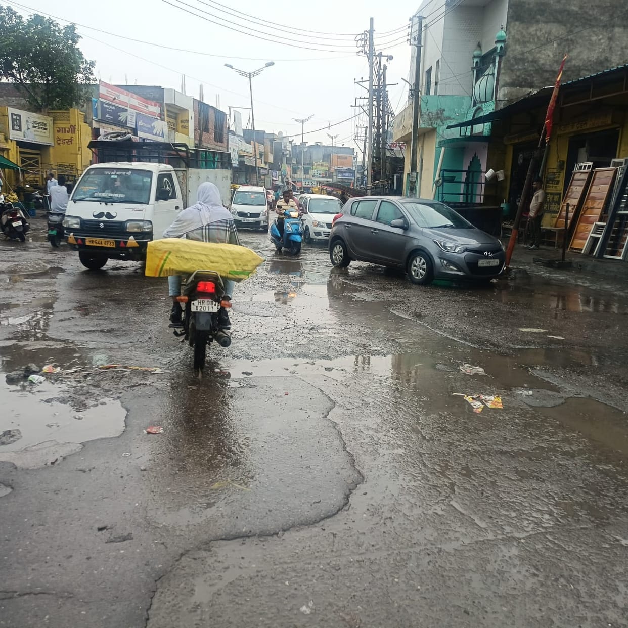 The road leading to Bhagat Singh Chowk has been in a dilapidated state for six years.