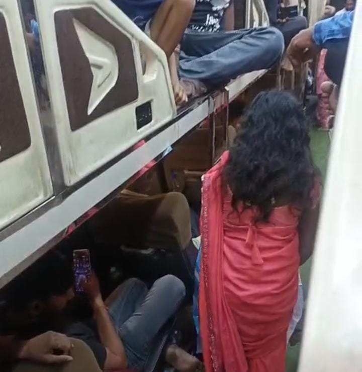 Delivery in bus going from Korba to Patna