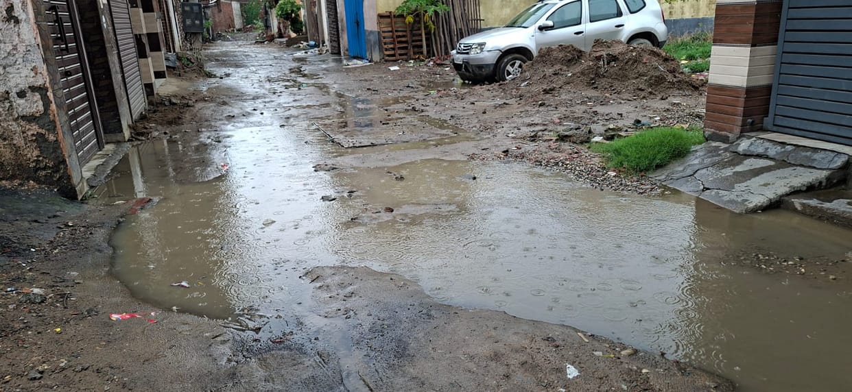 Roads and streets submerged again after an hour of rain; residents face hardship