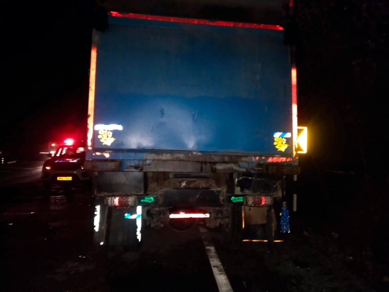 Road accident near Mau toll plaza; bike collides with a Hyva truck parked on the roadside; youth dies.