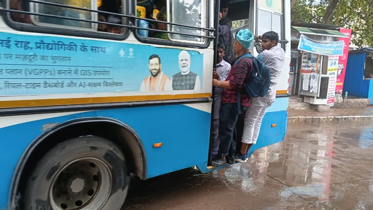 Dadri Depot operating with 123 buses; passengers forced to travel on the footboard