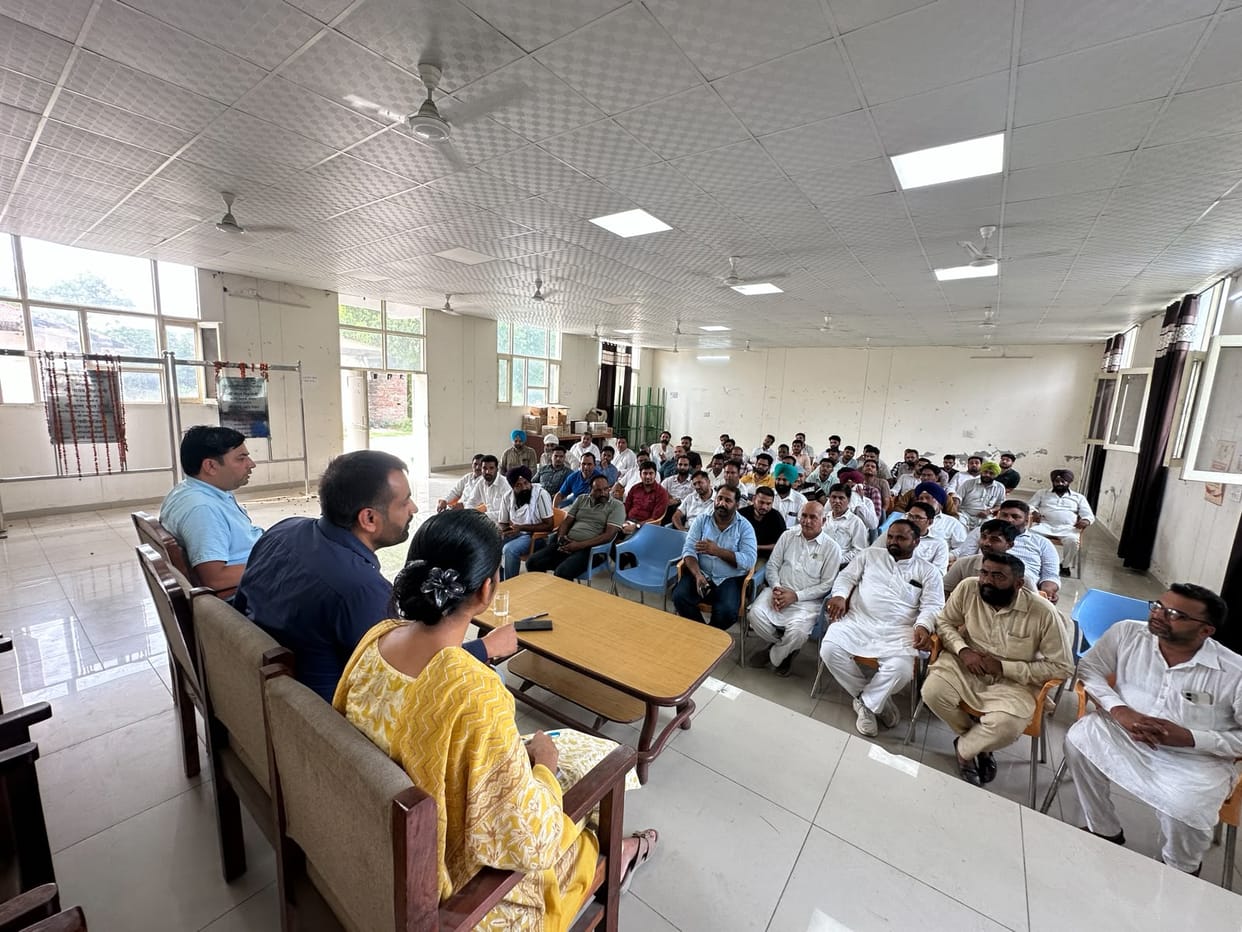 SDM calls for expediting SIR work.