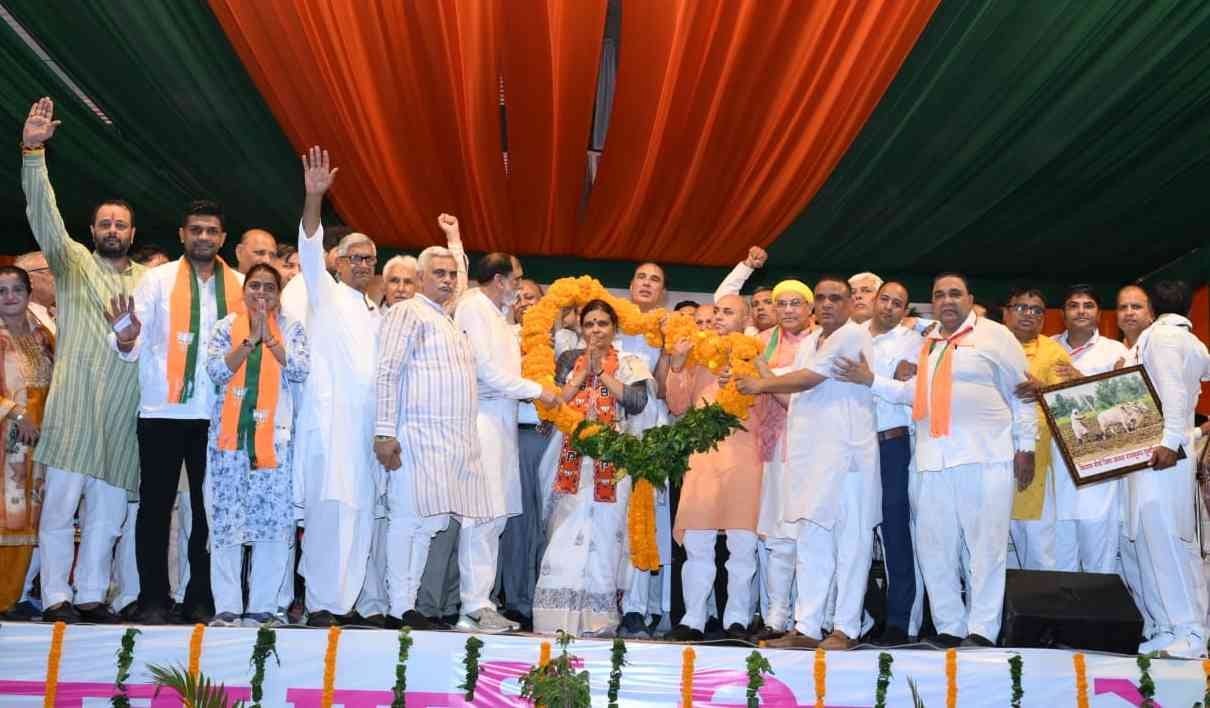 Congress is all about dynastic politics, while the BJP accords respect to women: State President