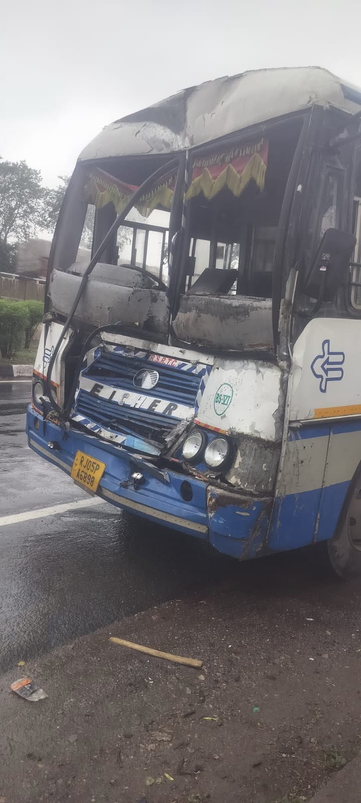 Roadways bus collides with truck on Agra-Jaipur highway, nine passengers injured