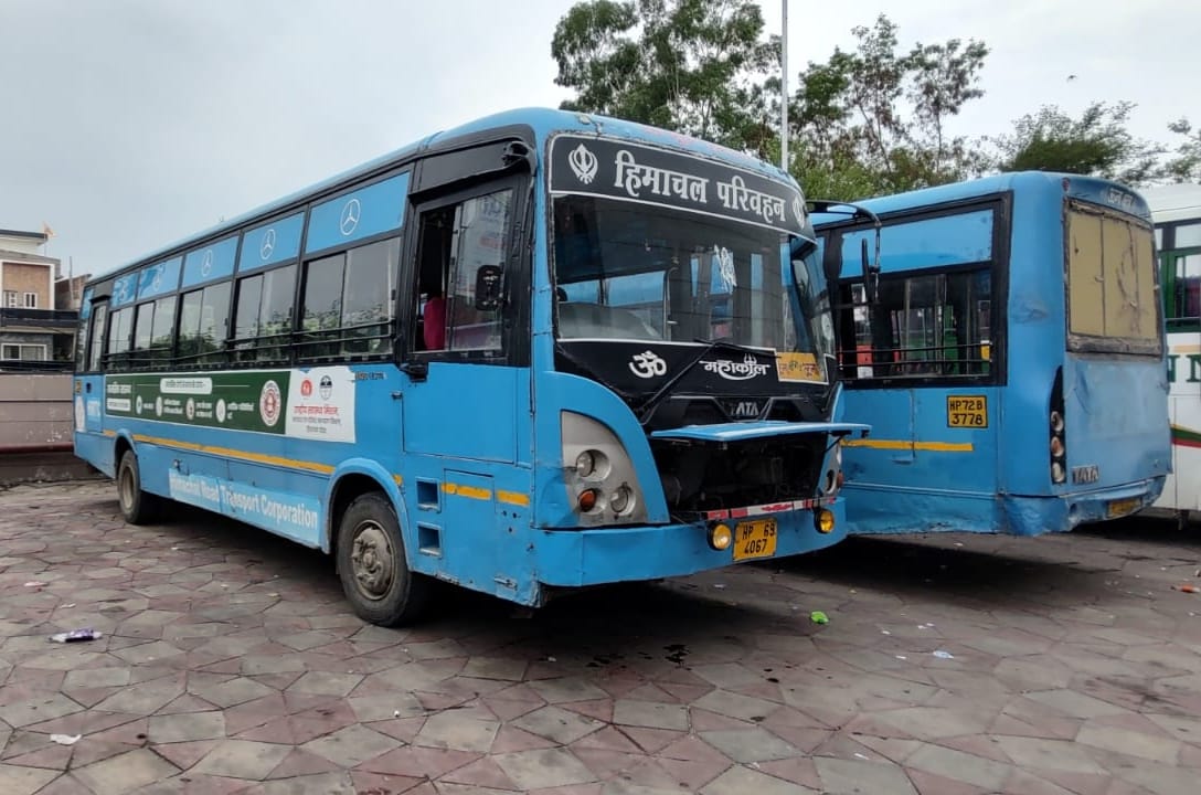 40 JNNURM buses of the Una depot have reached zero book value; they will continue to run for another five years.
