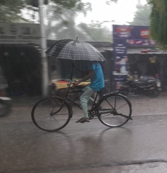 30 mm of rainfall accompanied by thunder
