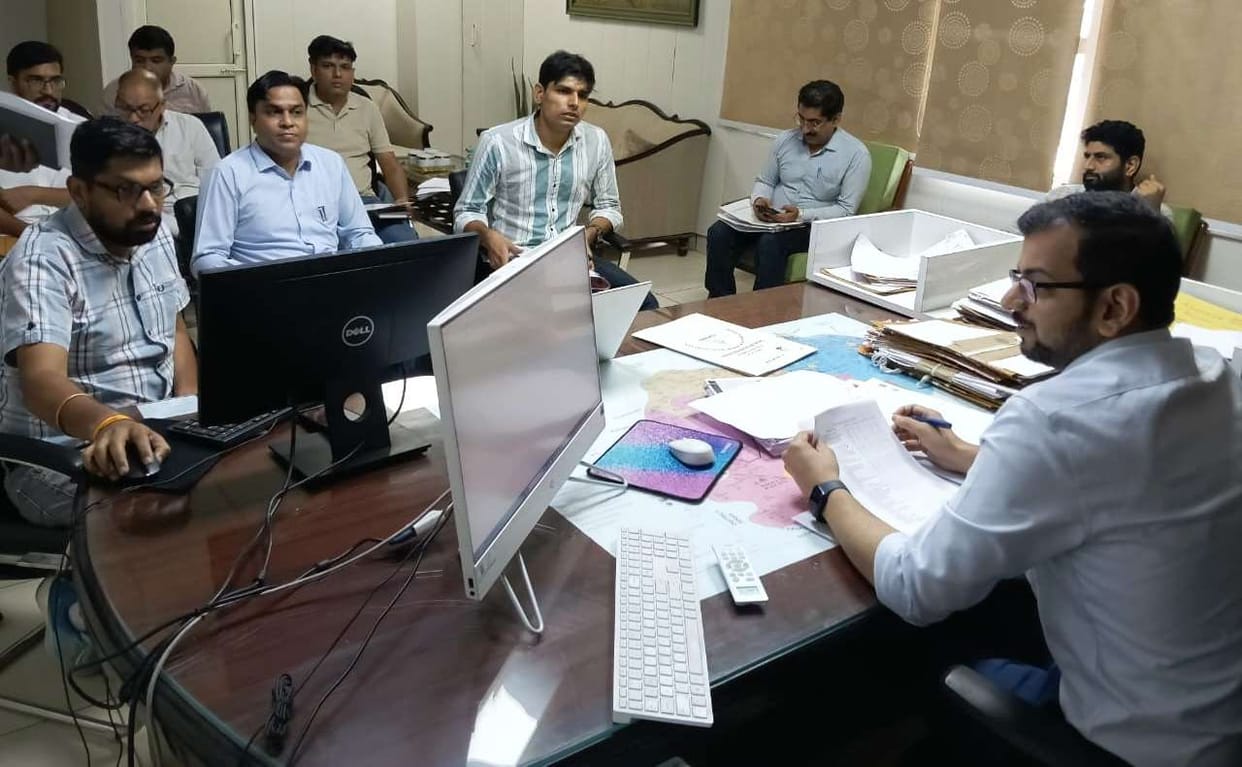 Resolve complaints on a priority basis: Gaurav Gupta