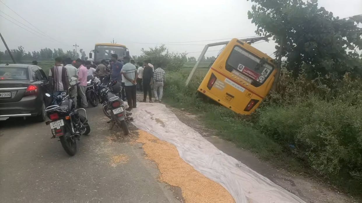 Maize on the road: Bus swerves into ditch to avoid cyclist.