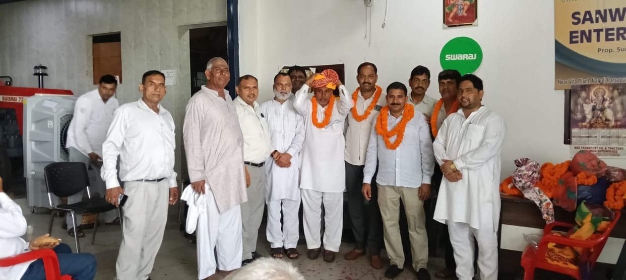 Surendra becomes the head of the Nangli Parsapur PACS committee.
